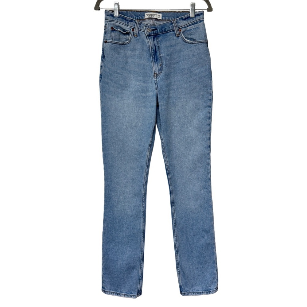{A&F} "The '90s Slim Straight Ultra High Rise" Asymmetrical Waist Stretch Denim